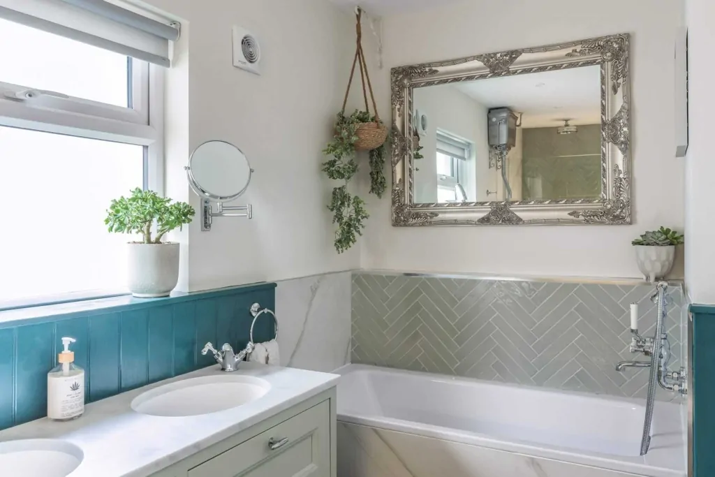 Traditional and Functional Family Bathroom