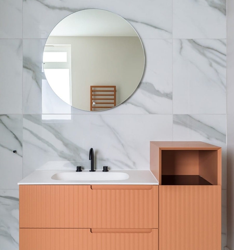 Contemporary Guest Bathroom with Feature Vanity