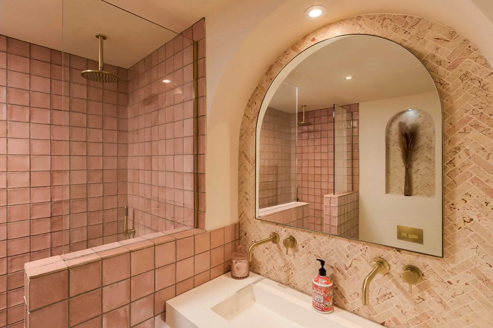 How To Choose The Right Coloured Paint For Your Bathroom