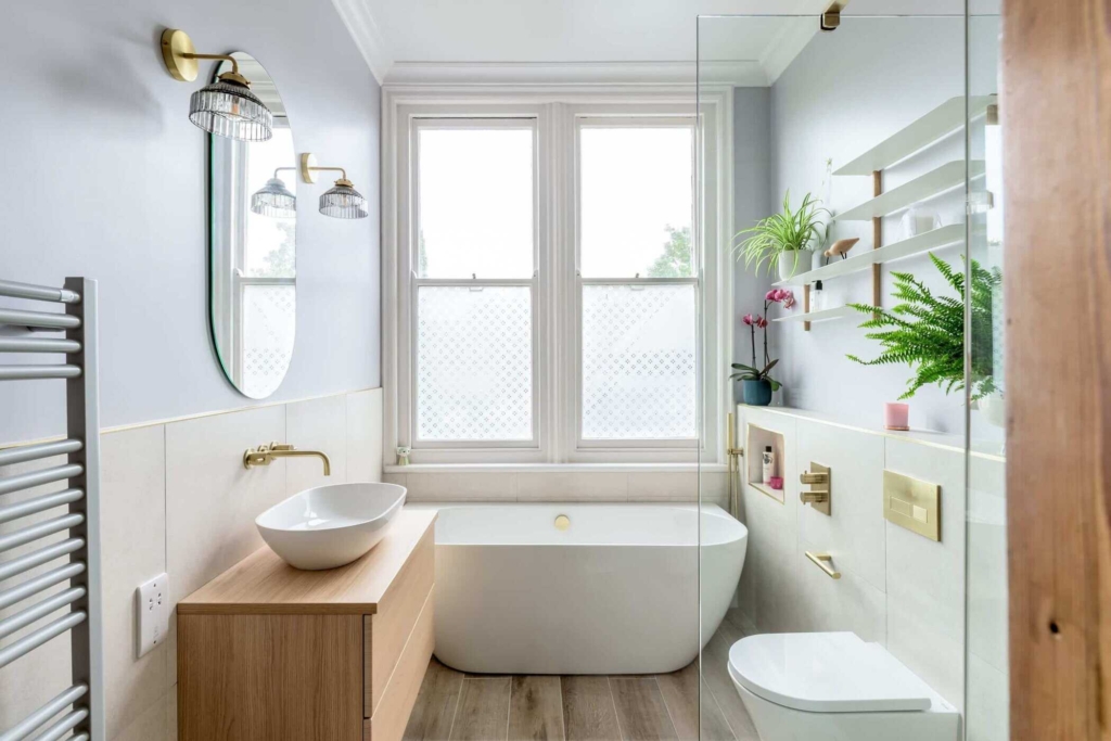 What’s the Difference Between Fitted and Regular Bathrooms?